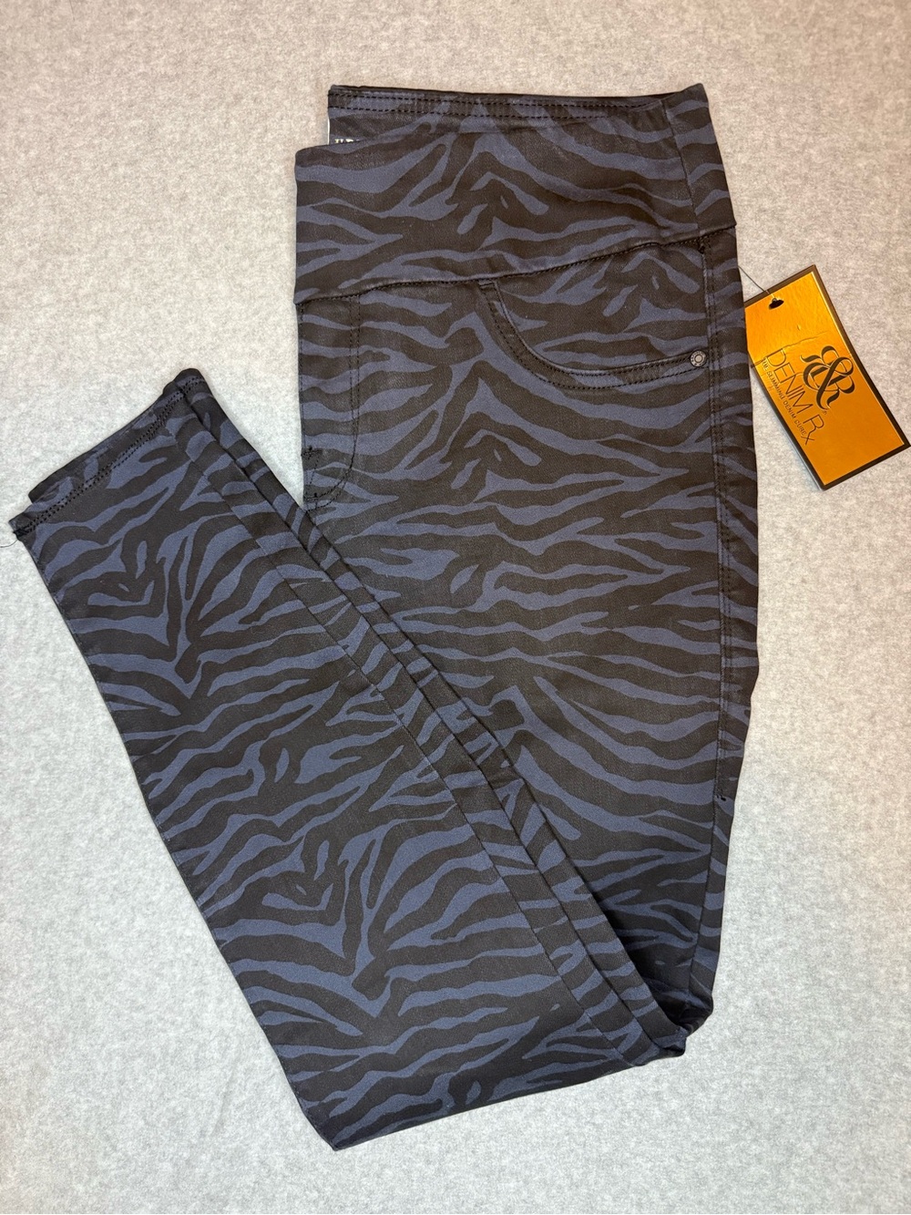 Rock & Republic Black & Gray Zebra Print Jeggings